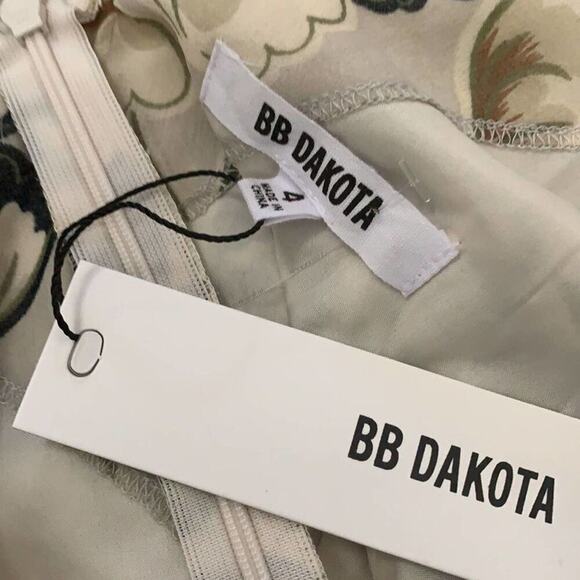 NWT BB DAKOTA‎ ANTHROPOLOGIE FLORAL ROMPER SIZE - Picture 9 of 12